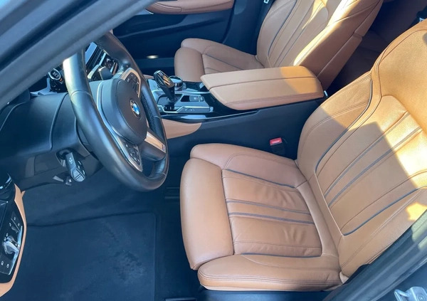 BMW Seria 5 cena 149900 przebieg: 119000, rok produkcji 2017 z Kielce małe 667